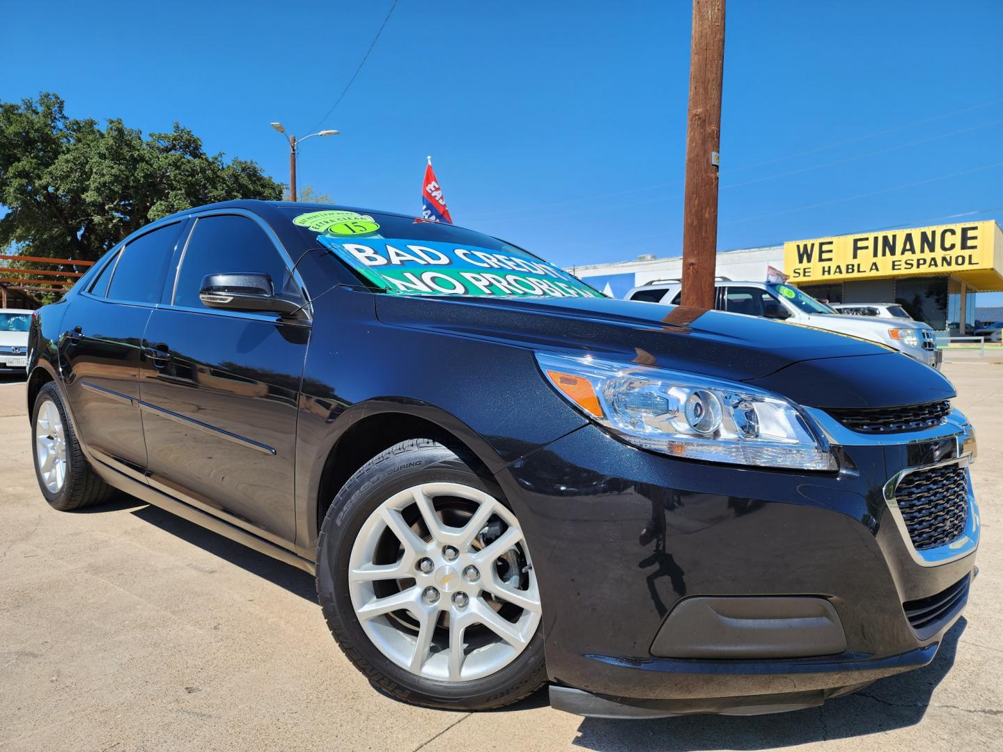 2015 BLACK Chevrolet Malibu LT (1G11C5SL2FF) , AUTO transmission, located at 2660 S.Garland Avenue, Garland, TX, 75041, (469) 298-3118, 32.885551, -96.655602 - Welcome to DallasAutos4Less, one of the Premier BUY HERE PAY HERE Dealers in the North Dallas Area. We specialize in financing to people with NO CREDIT or BAD CREDIT. We need proof of income, proof of residence, and a ID. Come buy your new car from us today!! This is a very well cared for 2015 CH - Photo#0